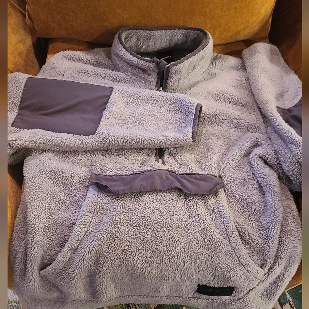 Men's large gray sherpa jacket